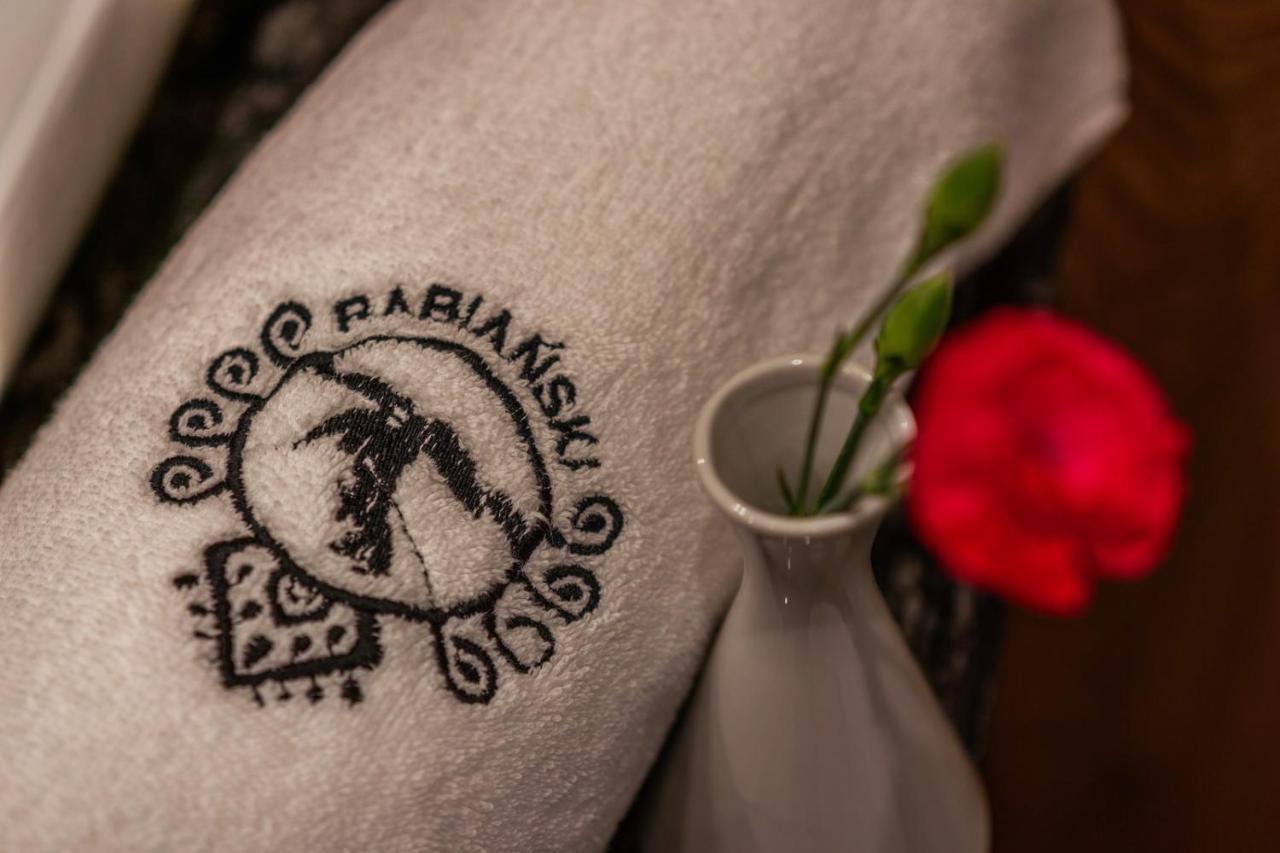 Aparthotel Rabian-Ski Zewnetrzny Basen Oraz Jacuzzi Z Podgrzewana Woda Sala Zabaw I Dmuchaniec 비아우카 타트르잔스카 외부 사진