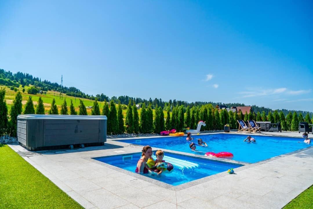 Aparthotel Rabian-Ski Zewnetrzny Basen Oraz Jacuzzi Z Podgrzewana Woda Sala Zabaw I Dmuchaniec 비아우카 타트르잔스카 외부 사진